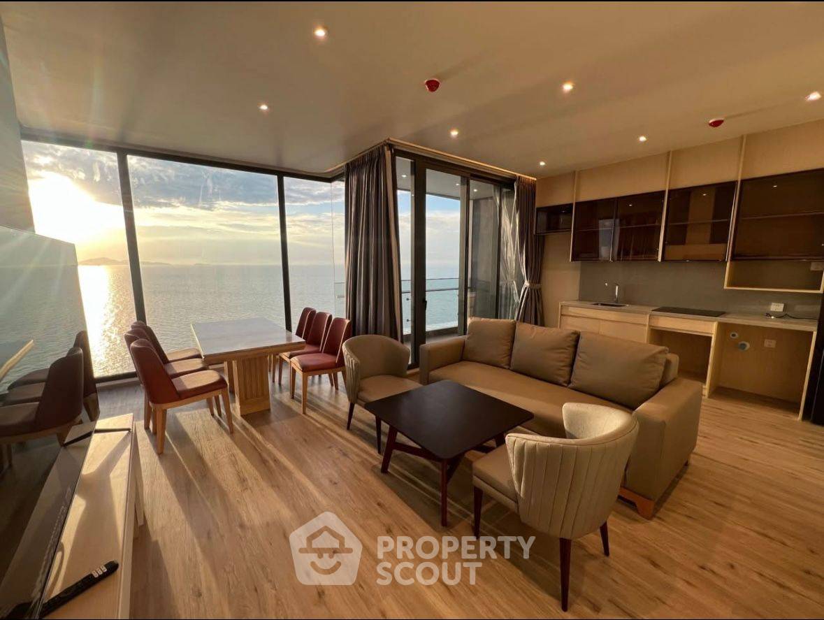 アロム・ウォンアマット 2BRコンド